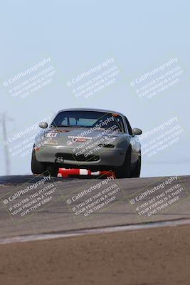 media/Oct-26-2025-CalClub SCCA (Sun) [[8ce1e69566]]/Group 5/Grapevine/